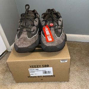 Yeezy 500 brown clay Size 11.5